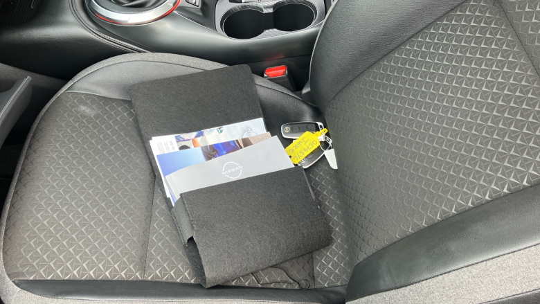 Nissan Juke 1.0 DiG-T N-Connecta 5dr Petrol Hatchback